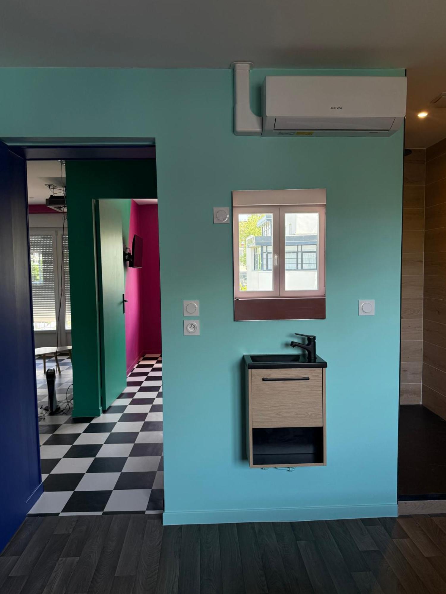 Capsule Retour Vers Le Futur Maubeuge Exterior photo