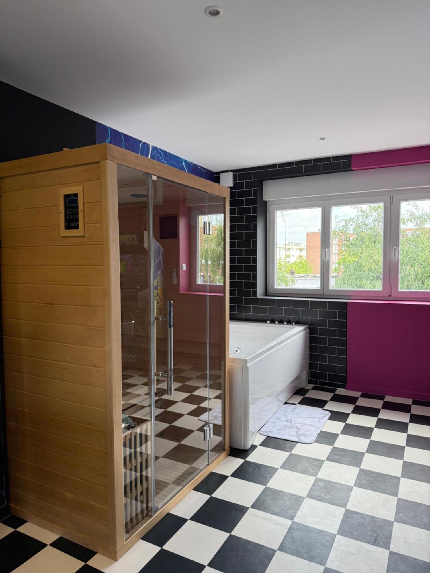 Capsule Retour Vers Le Futur Maubeuge Exterior photo
