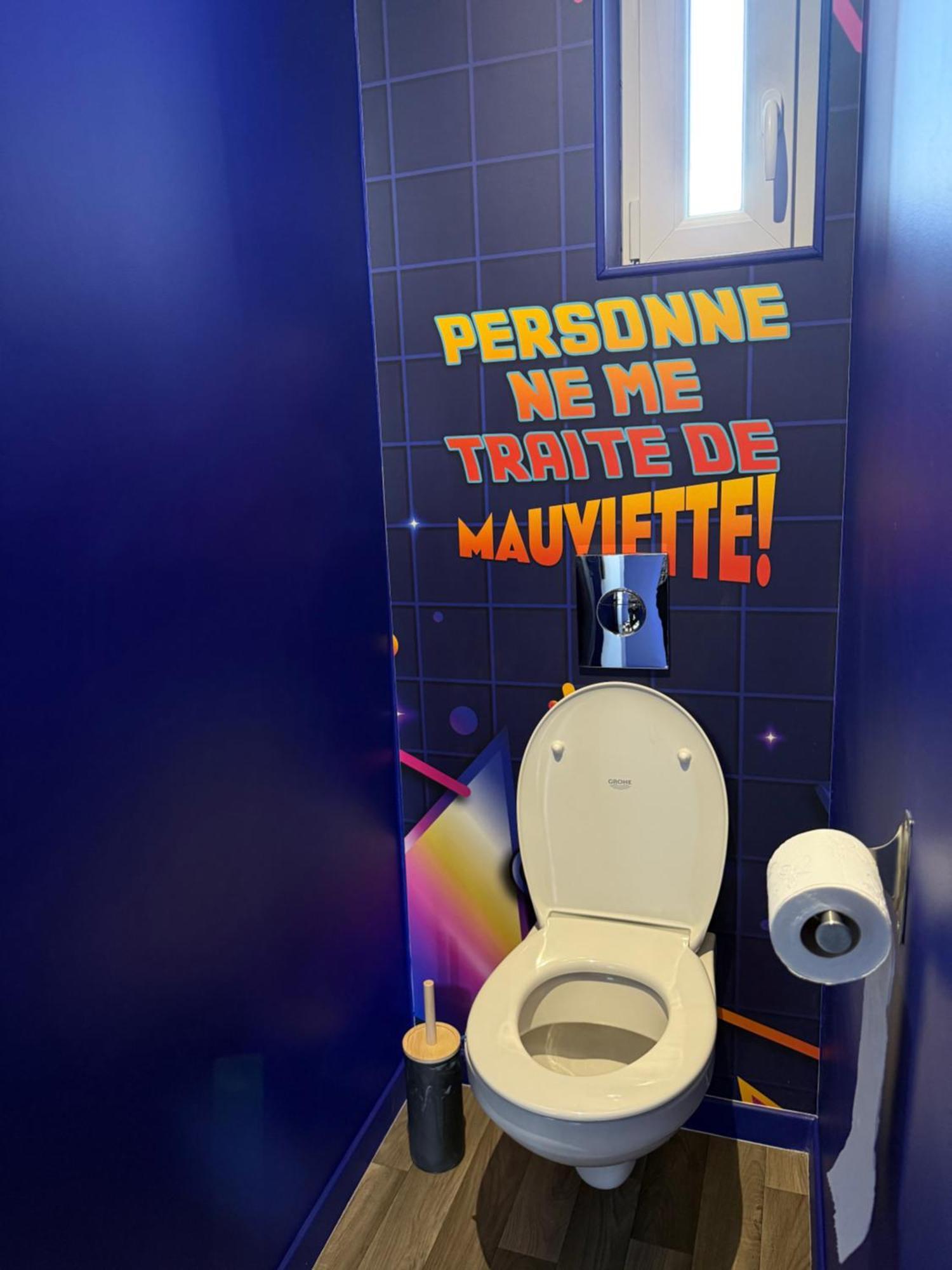 Capsule Retour Vers Le Futur Maubeuge Exterior photo